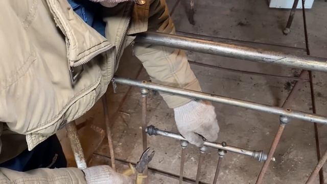 СТАРЬЁВЩИКИ : Неделя металлолома . Сколько латуни в старинной кровати ? смотреть онлайн