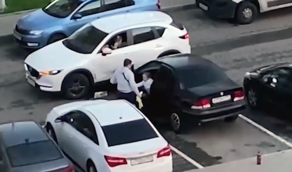 Пьяный отец посадил ребенка за руль и избил после ДТП / События на ТВЦ