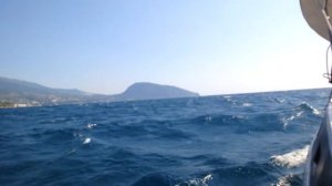 Прогулка на яхте  Чёрное море  Ялта 11  Пиратский флаг