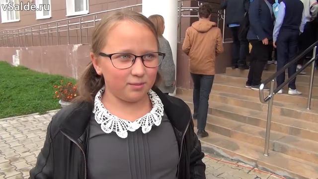 Пусть всегда будет мир! Салдинские школьники запустили в небо бумажных голубей смотреть онлайн