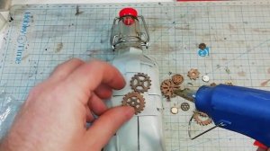 Декорация бутылки в стимпанк. Декорирование бутылок своими руками.