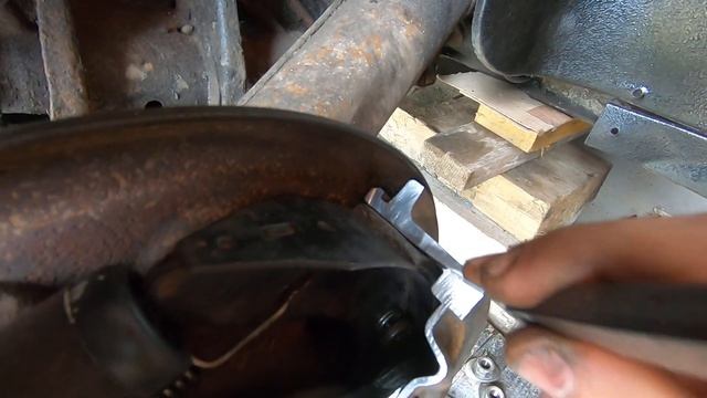 Ajuster les mâchoires freins tambour смотреть онлайн