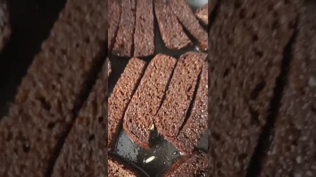 вкуснейшие гренки,хлеб,чеснок,соль и растительное масло