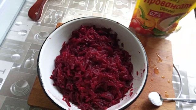 свёкла с чесноком и майонезом рецепт.mp4