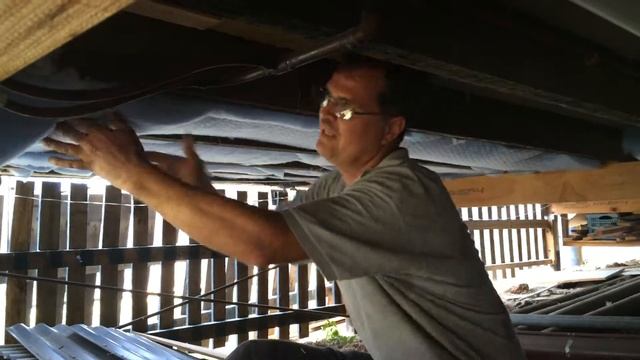 Polyester R3.0 under floor batts made stiffer to stay in place. смотреть онлайн