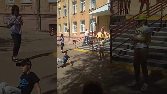 Выступление на выборах . Брейк Данс смотреть онлайн