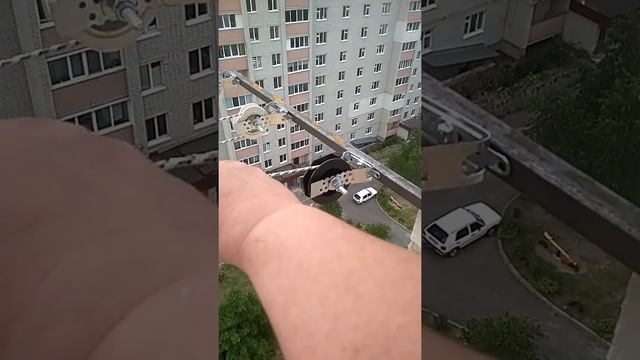 Простое устройство для сушки белья за балконом смотреть онлайн