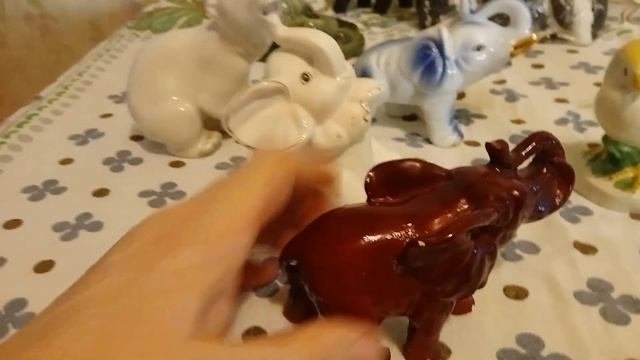 Фарфоровые и керамические статуэтки.