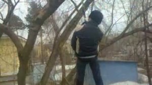 чувак повешался:D