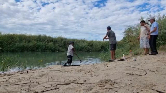 Башка, Максимум, Алишер Паша, Руслан Всемогущий и Дука по прозвищу Штрих на Или у Балхаша смотреть онлайн