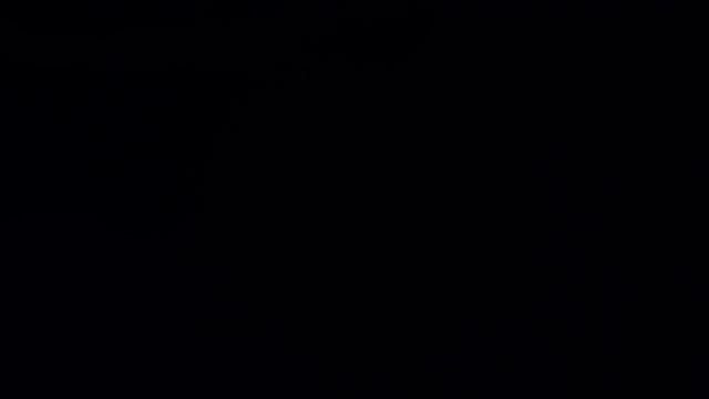 Э. Ханок. "Потолок ледяной, дверь скрипучая..." смотреть онлайн