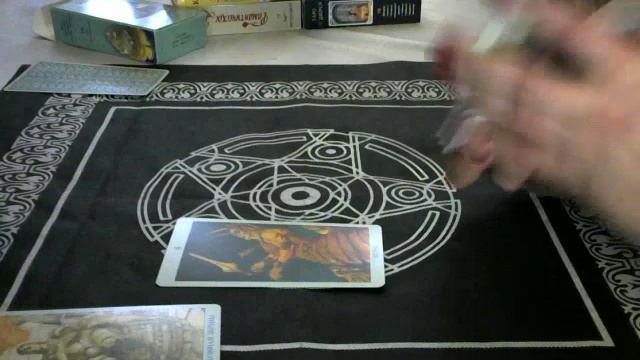 Расклад таро " Что он осознал после расставания с Вами" смотреть онлайн