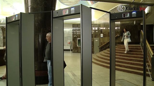 Как обеспечивают безопасность в Московском метрополитене смотреть онлайн