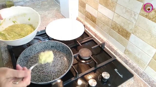 Вкусные кабачковые оладьи на сковороде. Лучшие оладушки из кабачков на завтрак смотреть онлайн