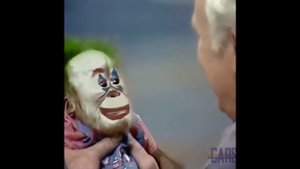 ОБЕЗЬЯНА КЛОУН | МУЖИК РЖЁТ НАД ОБЕЗЬЯНОЙ С ГРИМОМ КЛОУНА | MONKEY CLOWN 4K UPSCALING