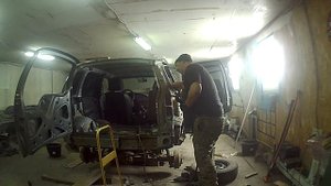 КУЗОВНОЙ РЕМОНТ. НИВА ШЕВРОЛЕ. ЗАМЕНА ЧЕТВЕРТИ. СВАРКА. ЧАСТЬ 3