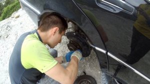 Mercedes W140 . Замена колодок ручника. Опять проблемы