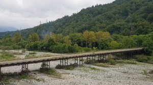 Горная река Шахе в Головинке. Красота реки и гор с моста. Лазаревское, Сочи. Лето 2019