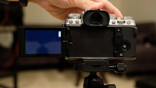 Fujifilm X-T4 — Returned from Fujifilm Service with New LCD Damage смотреть онлайн