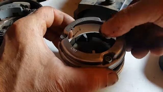 Хонда Дио AF-18 замена роликов вариатора! смотреть онлайн