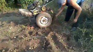 Вторая часть самодельная кортофелекопалка для мотоблока.