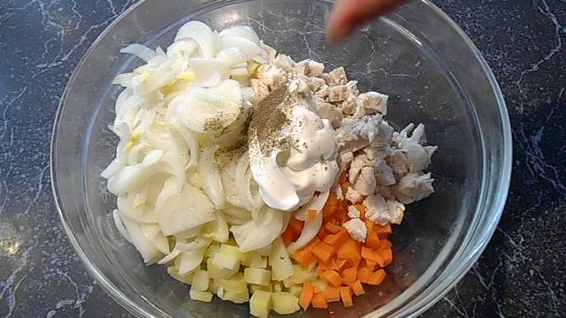 Новогодний салат "ЛАПА ТИГРА"! Салат с курицей и маринованным луком!
