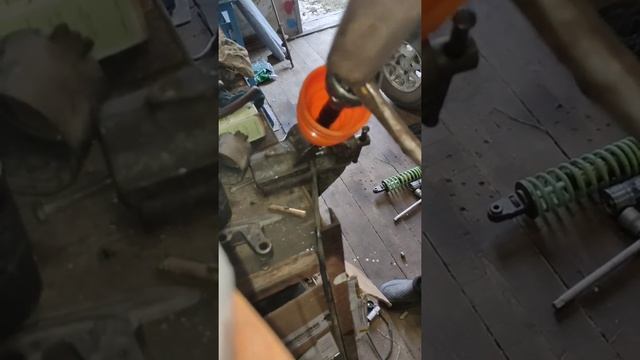 замена сальника редуктора и пыльников шруса 800D смотреть онлайн