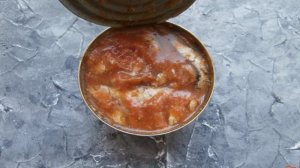 Бутерброды с килькой в томатном соусе