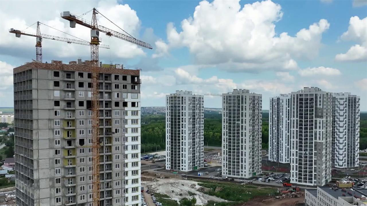 Больше ста миллионов квадратных метров жилья построят в России в 2023 году