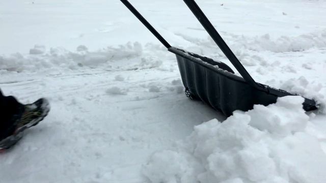 Первый снег 2018. Скрепер для уборки снега от производственной компании Альт-Пласт. смотреть онлайн