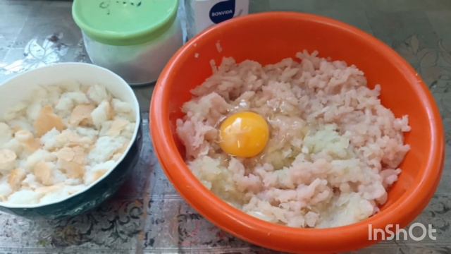 Куриные котлеты вкус детства.Простой рецепт,получаются очень вкусные.Мои просят добавки 🥧
