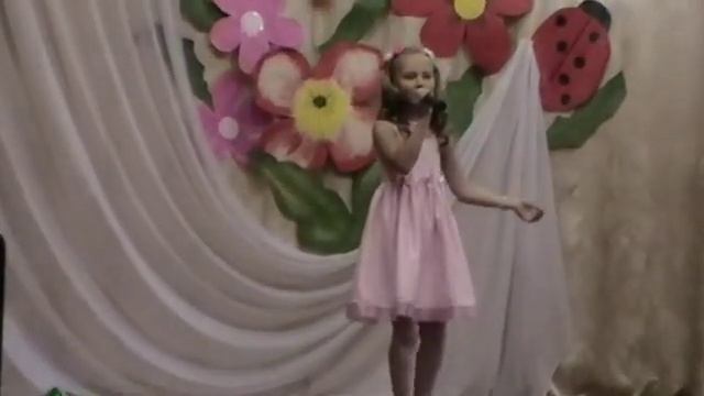 Шлёпкина Арина с песней "Бумажный голубь" смотреть онлайн