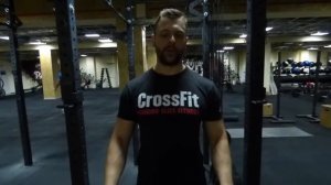 Техника выполнения сторго подъема коленей к груди :)