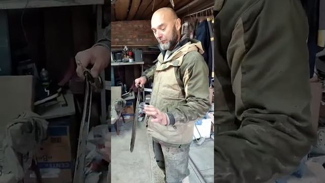 испытание шашки кузнеца Александра Мазур и шашки другого производителя смотреть онлайн