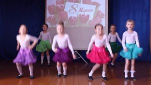 Коллектив "Возрождение" танец "До - ре - ми"