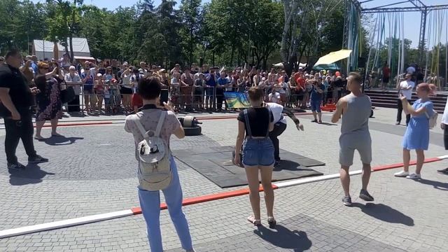 1 июня - праздник детей и сильных людей смотреть онлайн