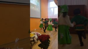 Танец: "Ромашка, ромашка, цветок полевой" (дети подготовительной группы).