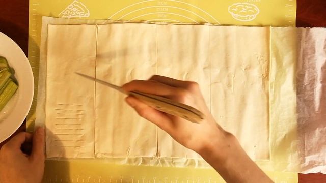 Сочные слойки с ревенем и творогом❤  Смело готовьте двойную порцию!