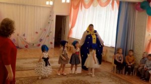 Мы весёлые матрёшки, ладушки, ладушки!