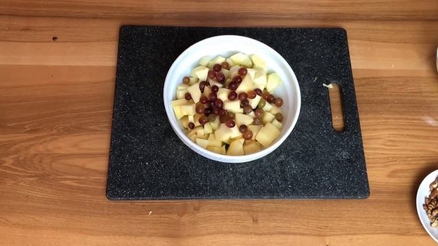 Waldorf salad women will be delighted / Кто еще не пробовал Салат Вальдорф смотреть онлайн