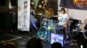 羅小白S. White - Барабанщица-виртуоз из Тайваня.Amazing Girl Drummer