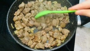 Тыква с мясом в сковороде: вкусное и сочное самостоятельное блюдо или дополнение к любому гарниру