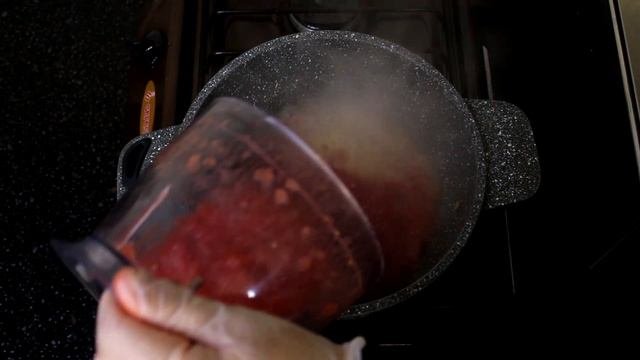 Пицца в духовке. Пицца в домашних условиях. Соус для пиццы.