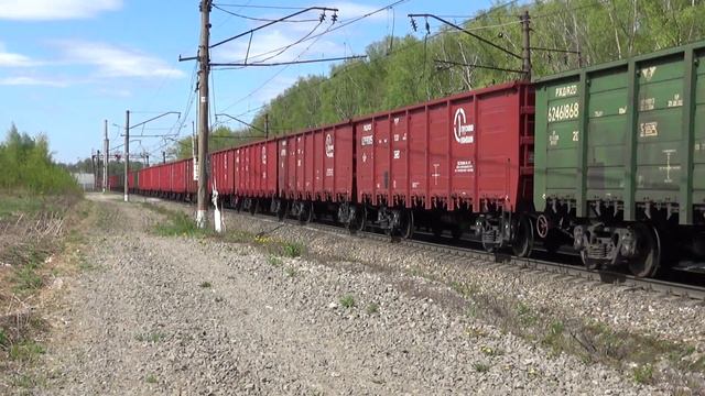 Электровоз ВЛ10-1336 с грузовым составом. смотреть онлайн