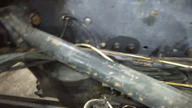 Мерседес Актрос 2641. Часть 9. Сайленблоки в передние рессоры. смотреть онлайн