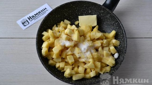Сладкие трубочки из лаваша с яблоком и корицей в духовке