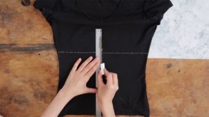 Лучшие лайфхаки с одеждой/ Топ из старой футболки