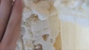 В холодильнике медные трубки спрели.пропускают