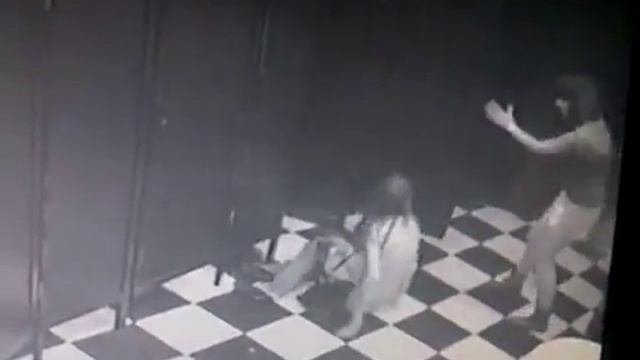Камера наблюдения в ночном клубе