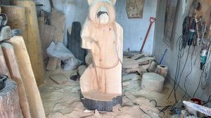 Резьба бензопилой, Волк со столиком «ты заходи если что»